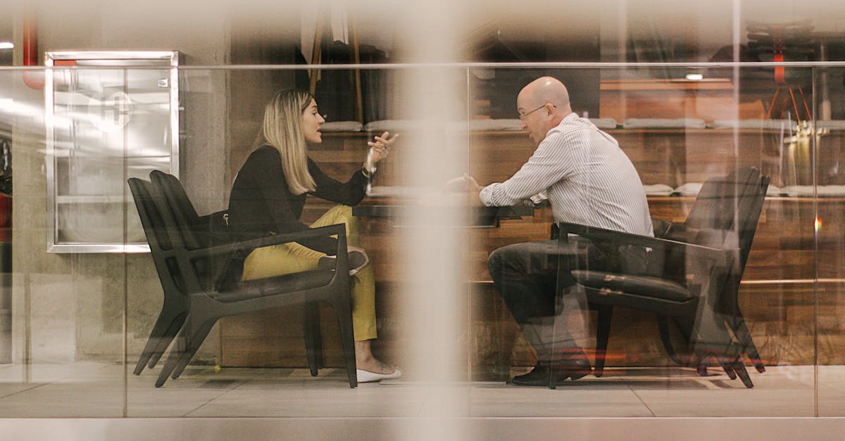 découvrez l'art du dialogue : comment engager des conversations enrichissantes, développer des compétences en communication et créer des connexions profondes avec autrui. apprenez à écouter, à échanger des idées et à enrichir vos relations personnelles et professionnelles.
