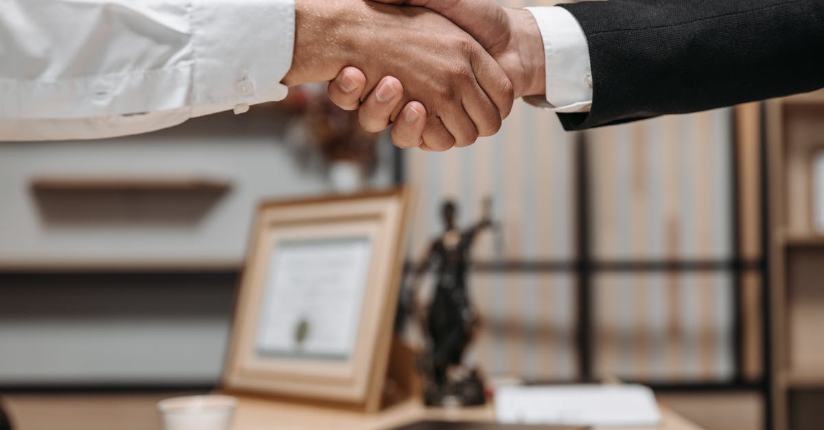 découvrez les stratégies et techniques efficaces pour améliorer vos compétences en négociation. que ce soit dans un contexte professionnel ou personnel, apprenez à persuader, convaincre et atteindre vos objectifs grâce à des méthodes éprouvées.