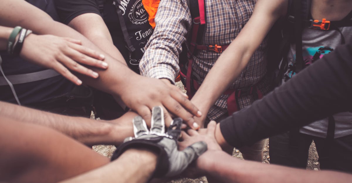 découvrez l'importance de la confiance dans les relations humaines et professionnelles. apprenez comment instaurer et maintenir un climat de confiance pour favoriser la collaboration et la réussite.