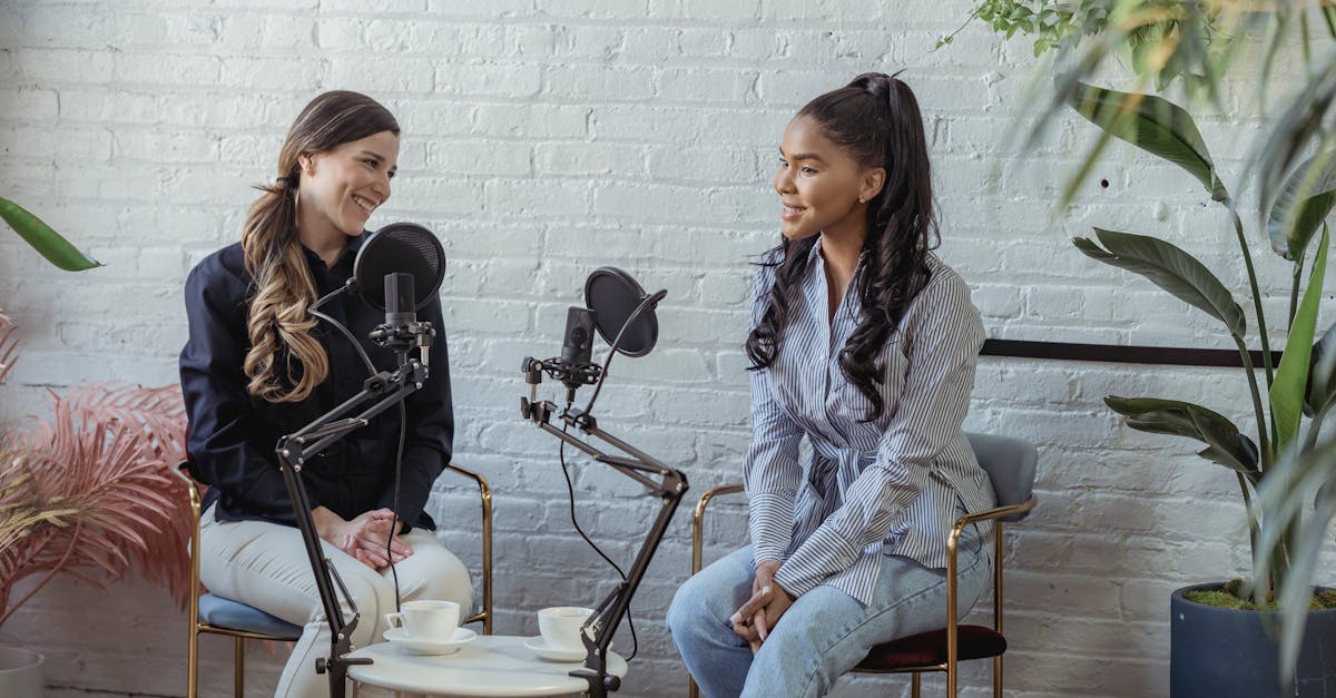 découvrez le sens, l'importance et les différentes formes du dialogue. apprenez à mener des conversations enrichissantes et à développer des compétences de communication efficaces grâce à nos conseils pratiques sur le dialogue.