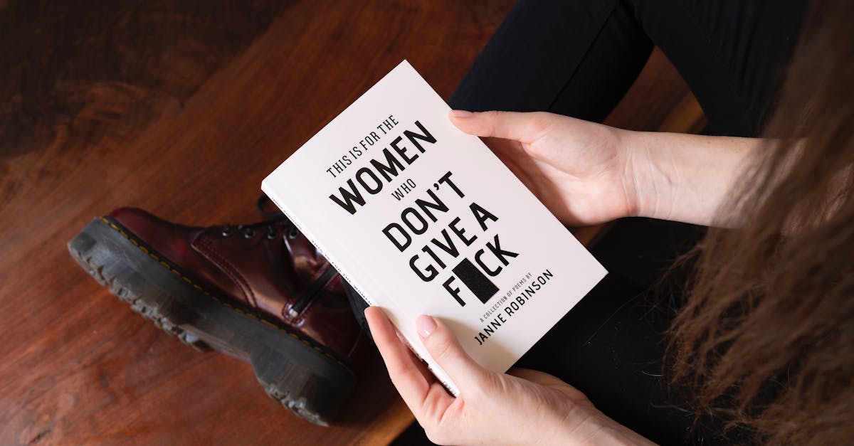 découvrez le féminisme : ses origines, ses mouvements et son impact sur la société contemporaine. comprenez les enjeux de l’égalité entre les femmes et les hommes à travers l’histoire et aujourd’hui.