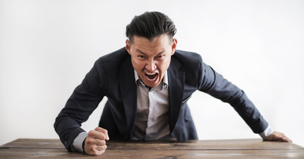 découvrez les meilleures stratégies de communication de crise pour protéger la réputation de votre entreprise et réagir efficacement face aux situations difficiles. conseils, outils et exemples concrets inclus.