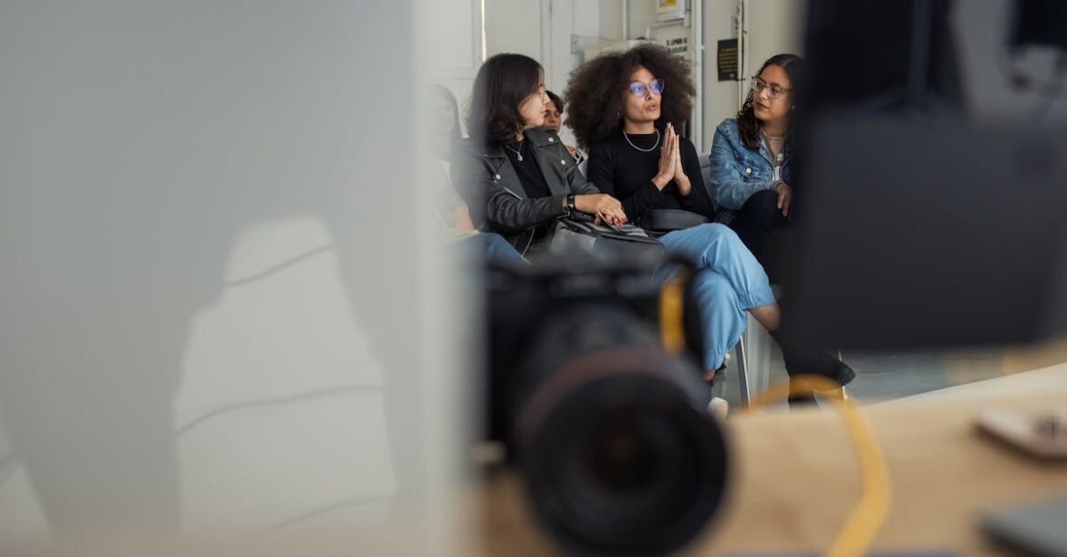 Promouvoir le dialogue dans les institutions