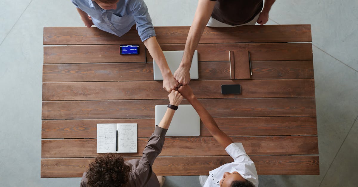 découvrez ce que sont les modèles de dialogue, leur fonctionnement et comment ils transforment l'interaction entre humains et intelligences artificielles grâce à des conversations naturelles et efficaces.